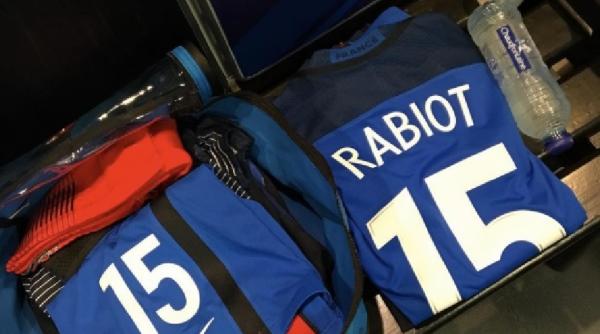 mama unui fotbalist celebru acuza fiul meu este ostatic