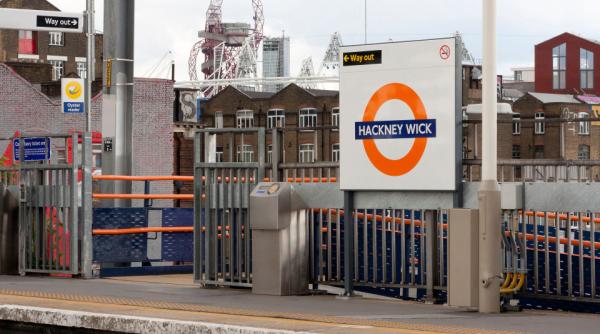 doua persoane au fost gasite moarte pe calea ferata langa londra dupa ce au fost electrocutate