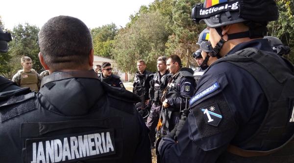 scandal de amploare si bataie cu batele in fata unui sediu de politie