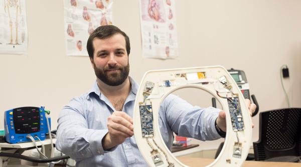 scaun de toaleta care detecteaza insuficienta cardiaca gata de vanzare