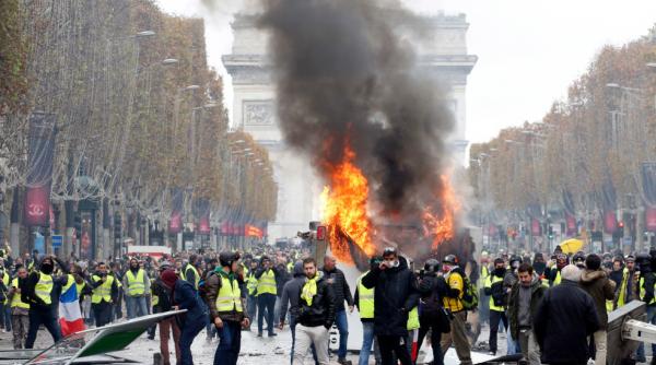 proteste franta vestele galbene din nou in strada impotriva lui macron