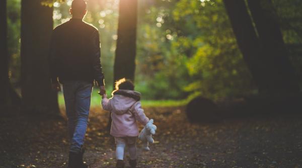 daddy daughter charity relatia tata fiica sarbatorita pentru prima data in romania