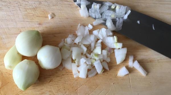 de ce trebuie sa tii ceapa la frigider 30 minute cel mai tare truc