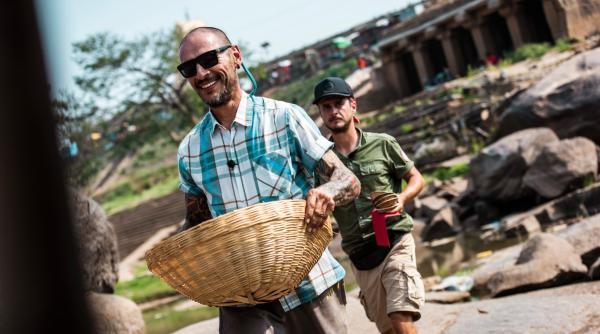 asia express serban copot si george vintila salvati de elefantul verde