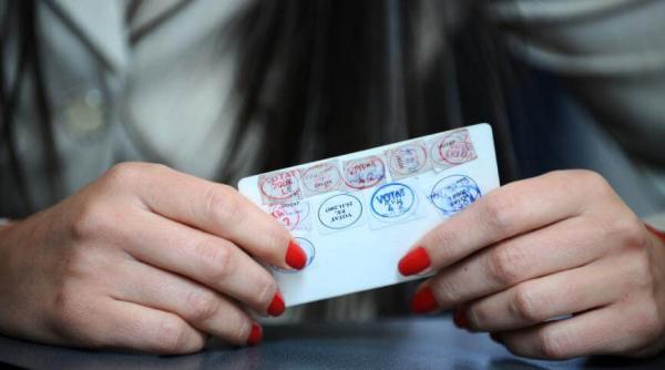 carti de identitate noi  romanii vor putea alege intre doua variante