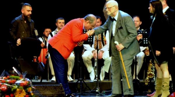 vasile muraru  moment unic  in fata a 4 000 de oameni  foto de colectie