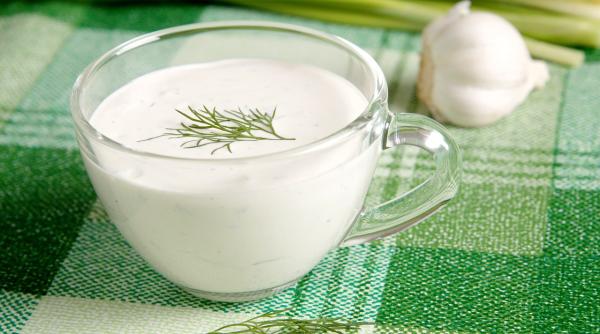 5 motive pentru care rusii pun smantana in orice mancare