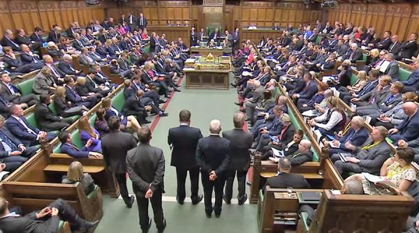 brexit theresa may cauta sprijinul opozitiei pentru respectarea referendumului