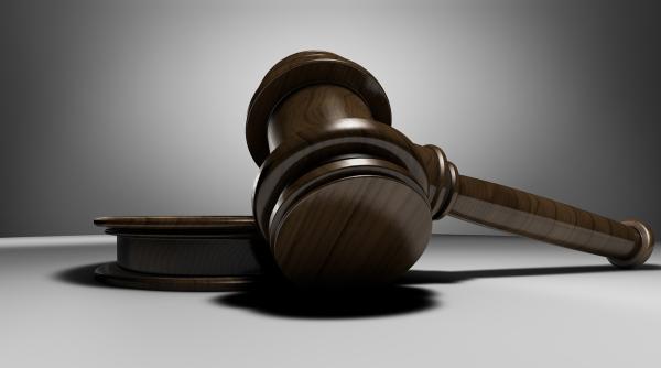 fost prim ministru arestat pentru coruptie a primit mita doua milioane de euro