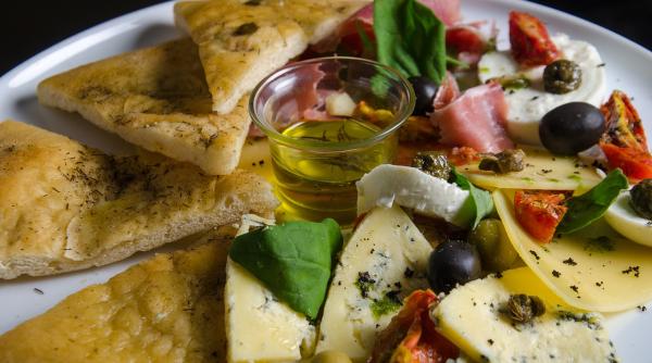 reteta de post foccacia cu rozmarin cel mai delicios prepararat in post