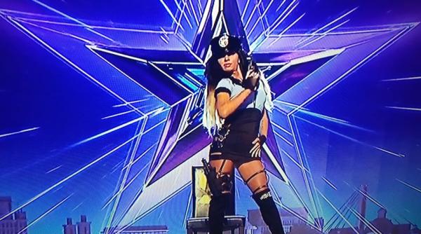 romanii au talent 5 aprilie o concurenta s a dezbracat in timpul numarului mihai petre nu apas nici mort