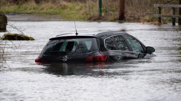 ploi abundente si inundatii in grecia a fost declarata stare de urgenta