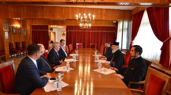 calin popescu tariceanu primit de mitropolitul nifon la targoviste