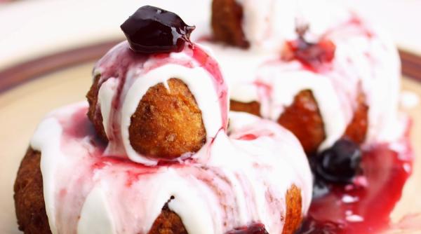 cei mai pufosi papanasi desertul care te face sa te lingi pe degete