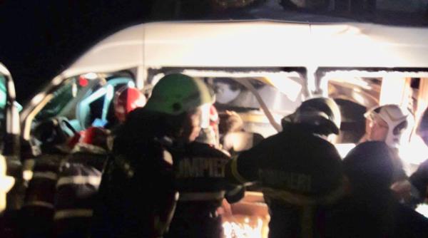 microbuz lovit de tren  in buzau  plan rosu de interventie