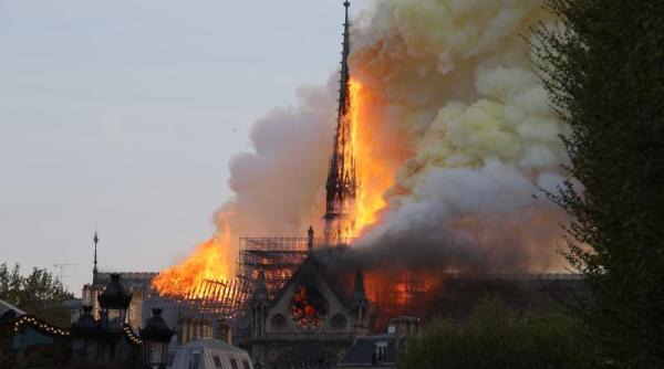 donatiile pentru catedrala notre dame provoaca dezbateri aprinse