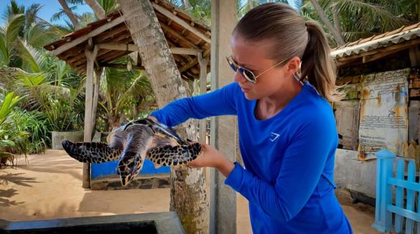 sonia simionov din sri lanka unde se afla in vacanta cu greu am reusit sa scriu acest mesaj