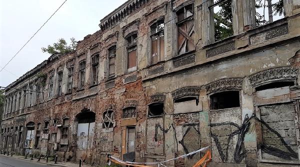 hanul solacolu expropriat si reabilitat firea programul de consolidari continua in forta