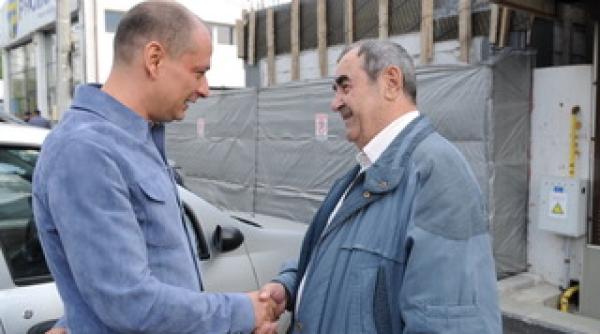 peste 5 000 de arbori plantati in sectorul 4 primarul baluta am incercat sa le luam pe rand