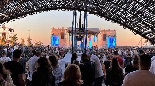 1 mai preturi cluburi mamaia chirieac poti sa te imbraci cum vrei daca dai 600 de euro pe o apa