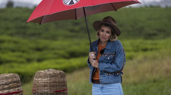 gina pistol despre mama sa nu suntem pe aceeasi lungime de unda