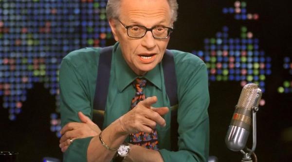 jurnalistul larry king a fost internat in stare grava