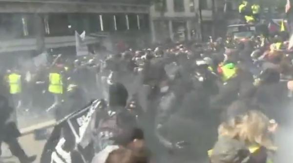 protest vestele galbene ciocniri violente intre protestatari si politie