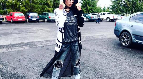 dj wanda ceruta in casatorie cum arata inelul de logodna