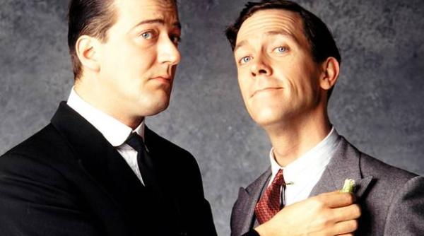 stephen fry revine dupa o pauza de 40 de ani