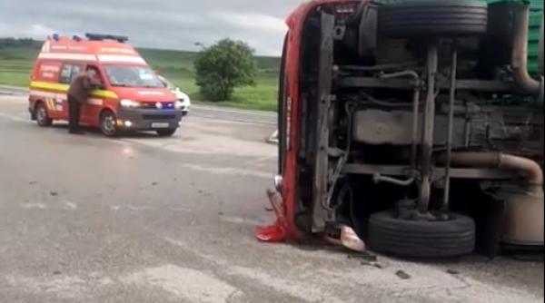 drumuri nationale blocate copaci cazuti si un tir rasturnat vezi unde