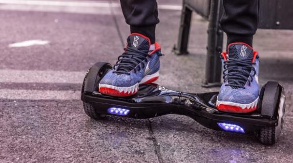 momente de groaza pentru o familie din capitala hoverboard ul copilului a luat foc in casa