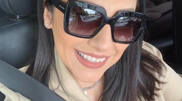 ce face andra cand este in masina cantareata s a dat de gol