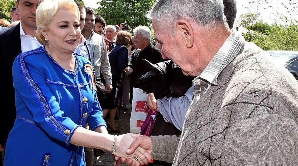 arad  proteste la sosirea premierului dancila la prefectura si primaria lipova