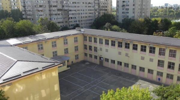 iohannis  la forumul educatiei  inca sunt sute de mii de copii care invata in scoli nesigure si insalubre