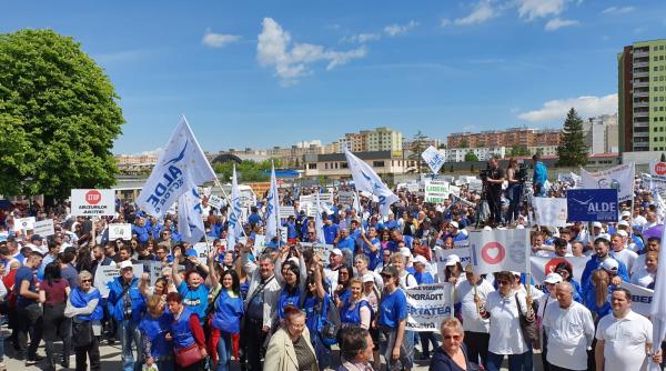 alde marsul libertatii la brasov video
