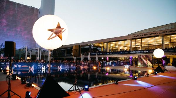 eurovision 2019 cum a aratat ester peony la ceremonia de deschidere