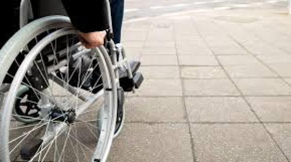 persoanele cu dizabilitati vor primi un voucher de 5 000 de euro care sunt conditiile