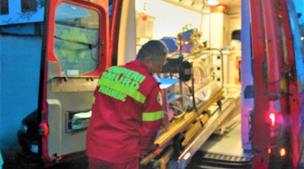 ambulanta smurd traseu de 1 600 km cu un bebelus in terapie intensiva