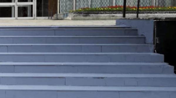 ploiesti  trepte vopsite pentru iohannis  cine a comandat lucrarea