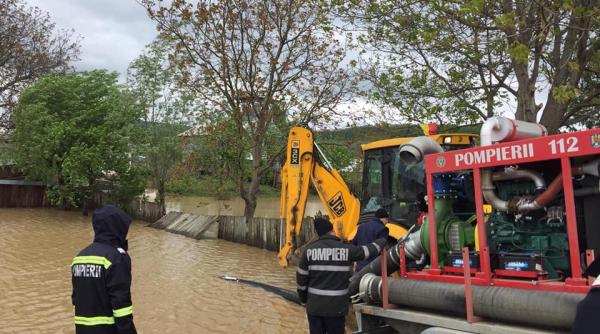 cod portocaliu de inundatii populatia avertizata prin ro alert