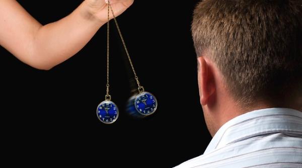 hipnoza ajuta la slabit