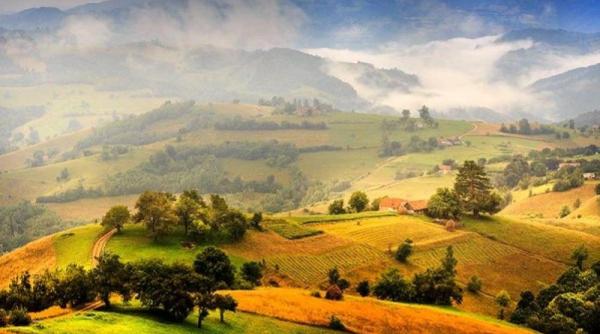 tara fagarasului renasterea unei pitoresti destinatii turistice