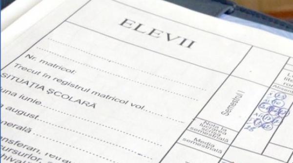 un elev de clasa a ix a este banuit ca a ars cataloagele liceului de teama sa nu ramana repetent