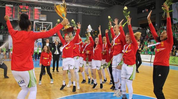 victorie dramatica in meciul decisiv pentru titlu la baschet feminin