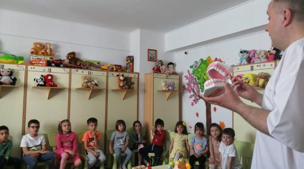 caravana cand doi ori doi fac sase  zambeste   in sectorul 6