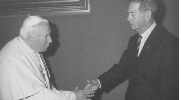 intalnire regele mihai si papa ioan paul al ii lea fotografie rara in articol