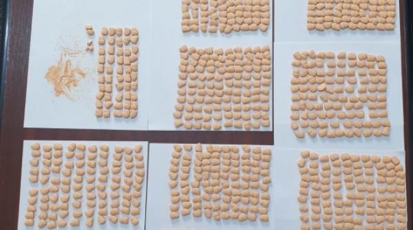 tanar prins in flagrant cu peste 1 000 de pastile de ecstasy