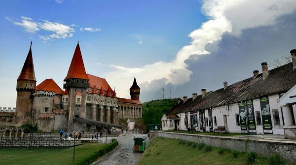 reportaj targul european al castelelor intre sarmizegetusa regia si castelul balcic