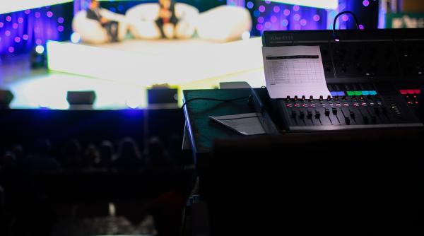 prezentator tv in scaun cu rotile imagine sfasietoare