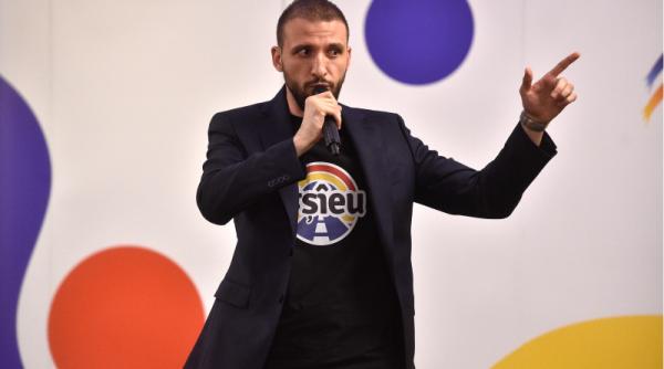 stefan mandachi provoaca trei pretenasi apoi posteaza